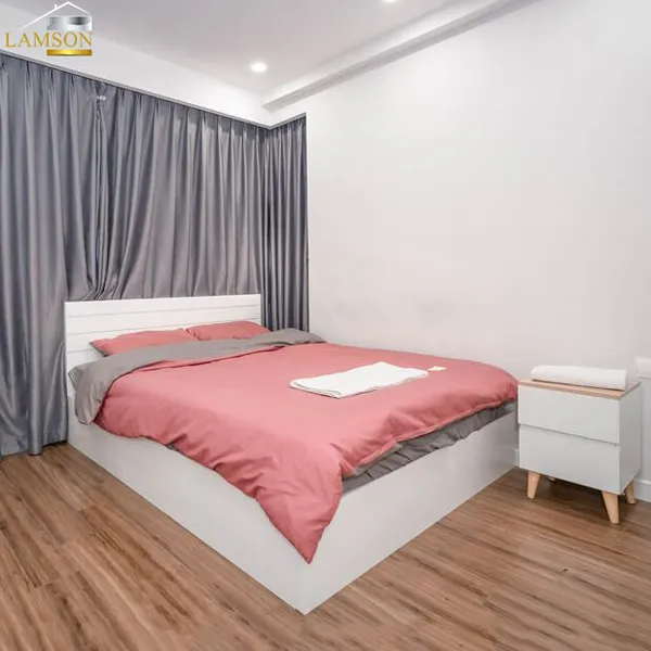 Mẫu giường ngủ màu trắng tinh tế nổi bật lên cho không gian nội thất phòng ngủ