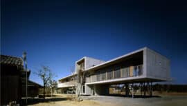 Xây Nhà 3 Chân Là Gì – Tìm Hiểu Về Kiến Trúc Độc Đáo Này